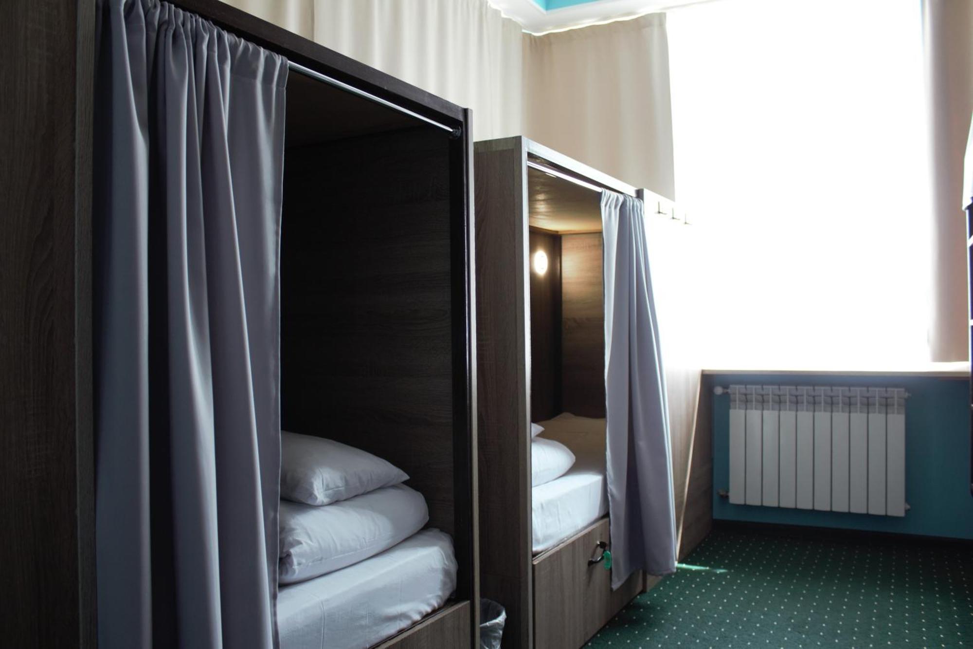 All Eyes Hostel 카미야네치포딜시키 외부 사진